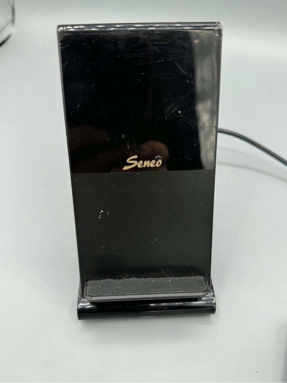 Seneo 3-in-1 magnetic wireless charging station for Apple products
